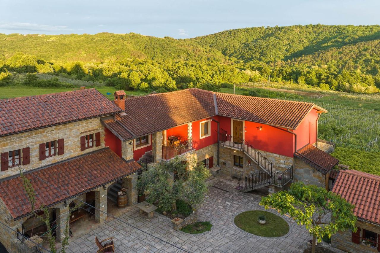Touristfarm - Apartments "Red Fairytale" Marezige Exterior foto