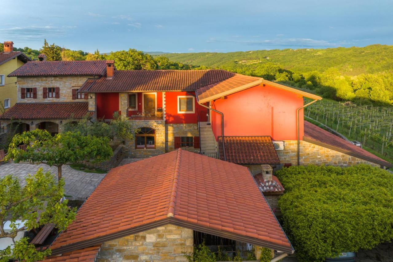 Touristfarm - Apartments "Red Fairytale" Marezige Exterior foto