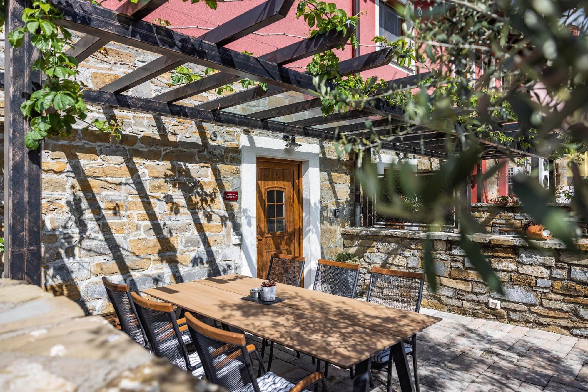 Touristfarm - Apartments "Red Fairytale" Marezige Habitación foto