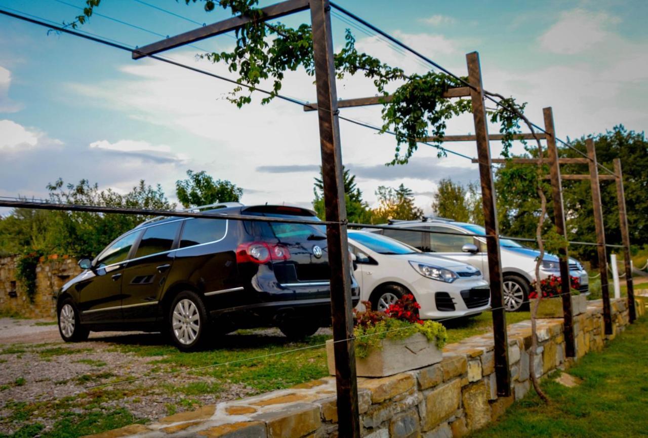 Touristfarm - Apartments "Red Fairytale" Marezige Exterior foto
